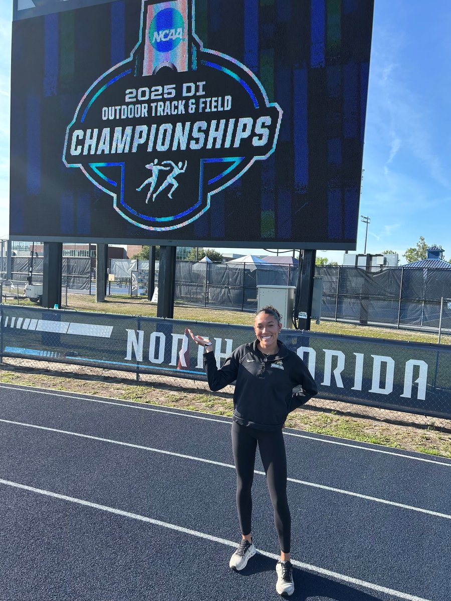 It might be raining in Ohio but it's nice and ☀️ in Jacksonville! Forecast for tomorrow is calling for more sun and a light breeze - perfect jumping conditions for Cierra! 

🏃‍♀️ NCAA East Prelims - Saturday - 2:30pm
#RaiderUP | #RaiderFamily