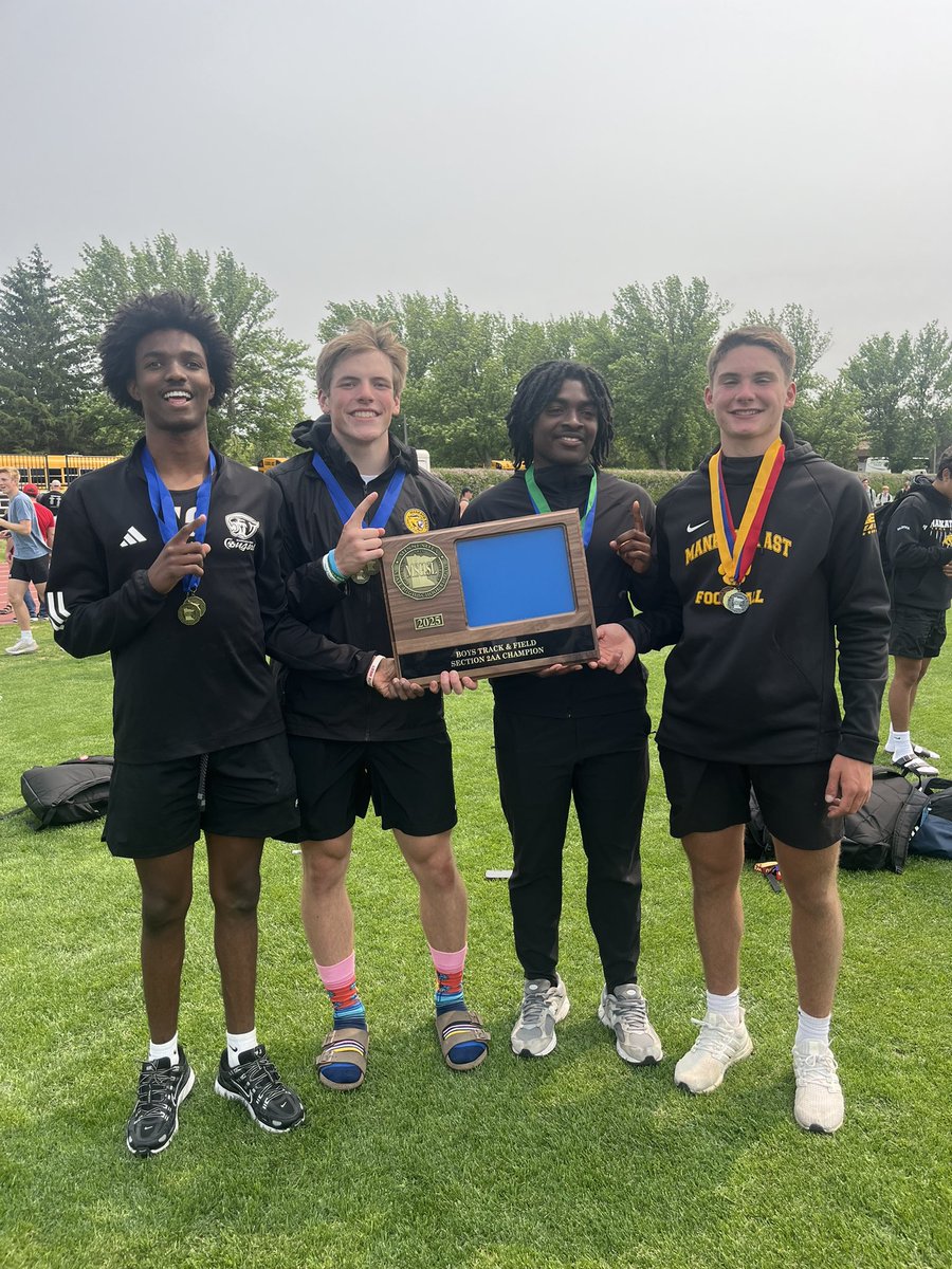 EastCougarTrack's tweet photo. 4x100 Section Champs and School Record 42.22 https://t.co/9V6MlGEYYm