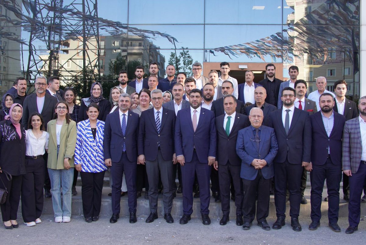 📍Sağlık Bakanımızdan İl Başkanlığımıza Ziyaret

Sağlık Bakanımız Prof. Dr. Sn. Kemal Memişoğlu, Milletvekillerimiz Sn.Faruk Kılıç ve Sn.Muhammed Adak ile birlikte; İl Başkanlığımızı ziyarette bulunarak,
İlçe başkanlarımız İl ve İlçe Üç Kademe Teşkilat Mensuplarımızla bir araya