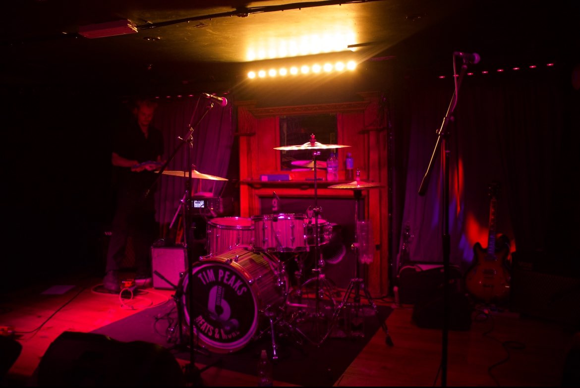 _CLOUDBURST__'s tweet image. Manchester was a blast, thank you to everyone who came to watch our set and a big thank you to @Tim_Burgess for inviting us to play at the merch market. It was a great event with loads of different stalls and artists to see, can&apos;t wait for the next one☁️💥