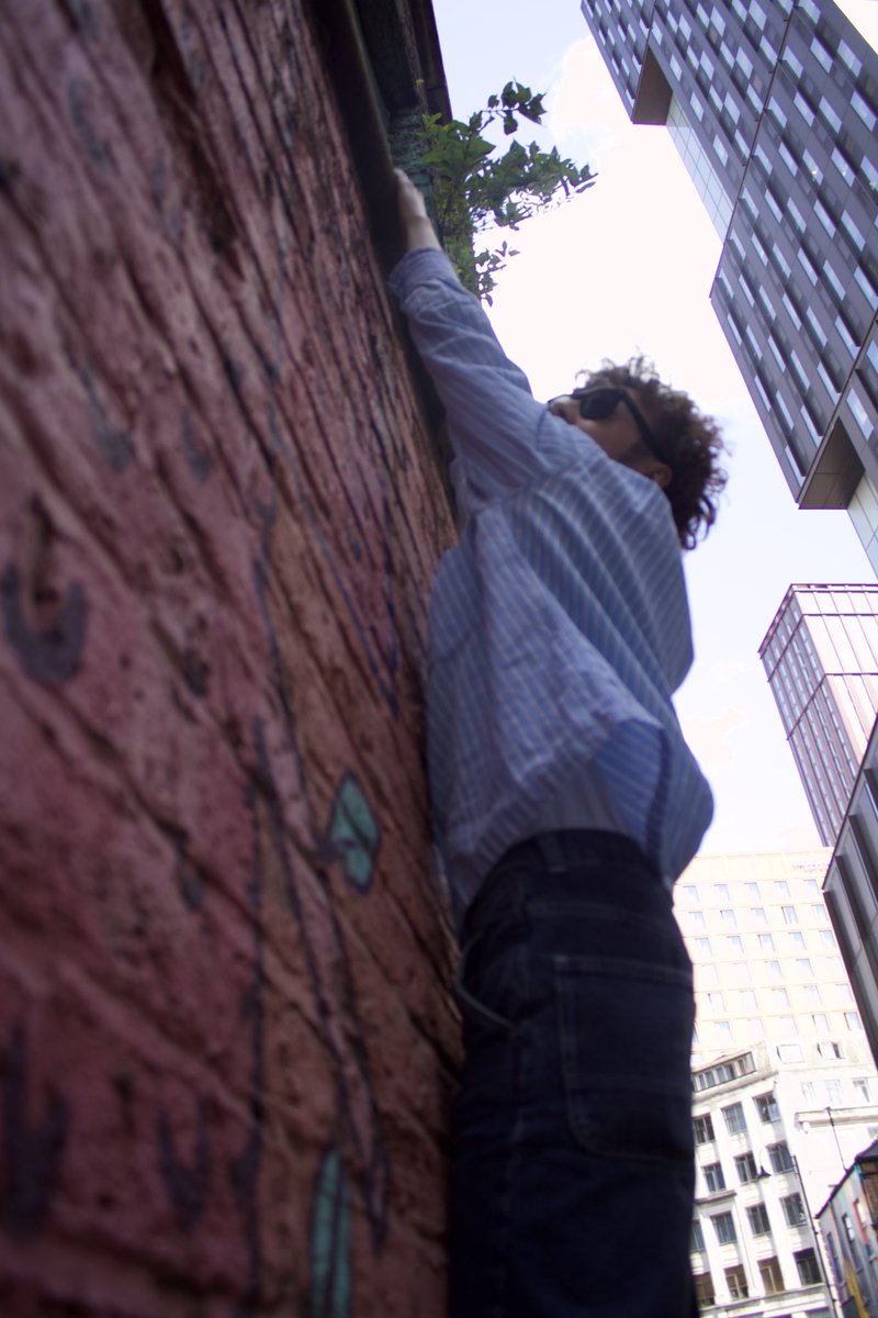 _CLOUDBURST__'s tweet image. Merch market antics ☁️💥