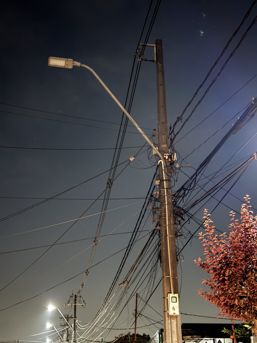 dguerraa's tweet photo. @Enel_Informa_CL hola, hay un poste que lleva semanas con la luz apagada en calle Las Higueras, villa Santa Luisa,  Quilicura https://t.co/urizTcbU2U