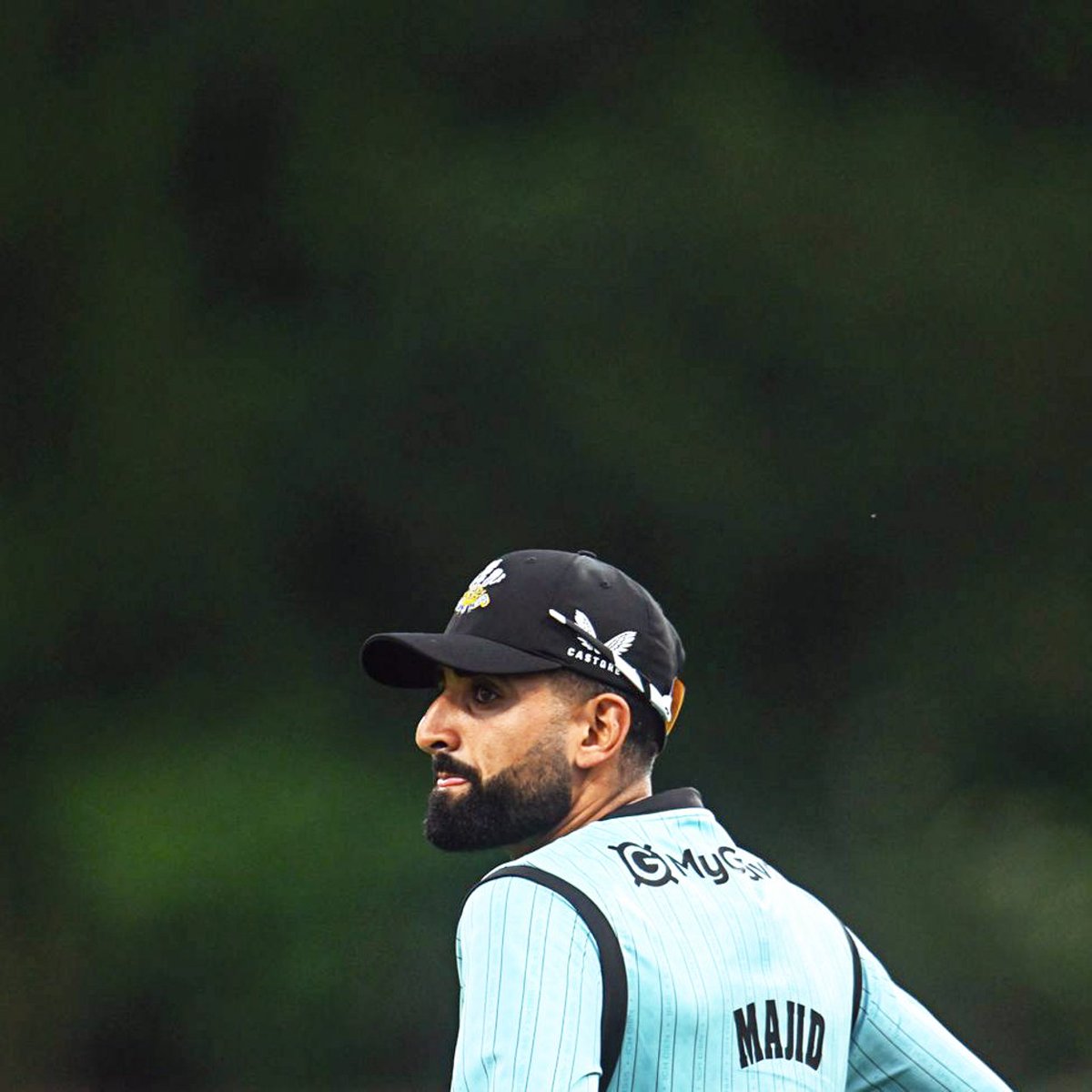 Brilliant fightback from Yousef Majid! 

He takes 2/26 from his first four overs in professional T20 cricket (at the highest-scoring T20 ground in the world). 

Somerset require 24 runs from 24 balls.

🩵 | #SurreyCricket