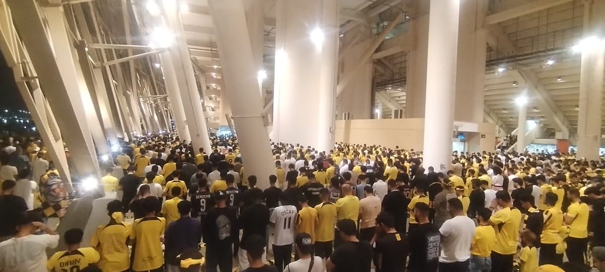 BASEERA_ORG's tweet photo. شاركت المصليات المتنقلة مساء اليوم
في نهائي بطولة كأس الملك
 بملعب الإنماء 
 مبارة بن فريقي #الاتحاد_القادسيه
و قد بلغ عدد المستفيدين أكثر من 20000 مستفيد 
نسأل الله أن يبارك في الجهود و يكتب أجر كل من ساهم في هذا المشروع

https://t.co/OEgOUHqGu1 https://t.co/l0qOcSuZ0z