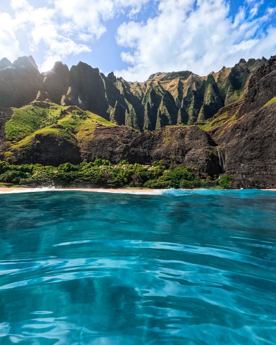 GoPro (@gopro) on Twitter photo Photo Dump Friday: Use these tropical postcards as inspiration to #GoProYourSummer ๐๏ธ๐น
๐บ๐ธ Isaac Werk from Maui
๐ต๐ซ Chris Rusciano from French Polynesia
๐ง๐ท Leonardo Couto from Brazil
๐บ๐ธ Michael Shakely from Kauai
#GoPro #GoProTravel #Hawaii #BoraBora #TravelPhotography #Travel Photo Dump Friday: Use these tropical postcards as inspiration to #GoProYourSummer ๐๏ธ๐น
๐บ๐ธ Isaac Werk from Maui
๐ต๐ซ Chris Rusciano from French Polynesia
๐ง๐ท Leonardo Couto from Brazil
๐บ๐ธ Michael Shakely from Kauai
#GoPro #GoProTravel #Hawaii #BoraBora #TravelPhotography #Travel