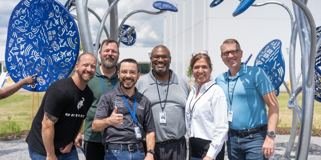 At first glance, it's a sculpture. Look closer, and you'll see a story. The new BlueOval City sculpture, designed by students at the University of Memphis, is filled with symbols that reflect the identity of West Tennessee and the vision behind BlueOval City.

#FordBlueOvalCity