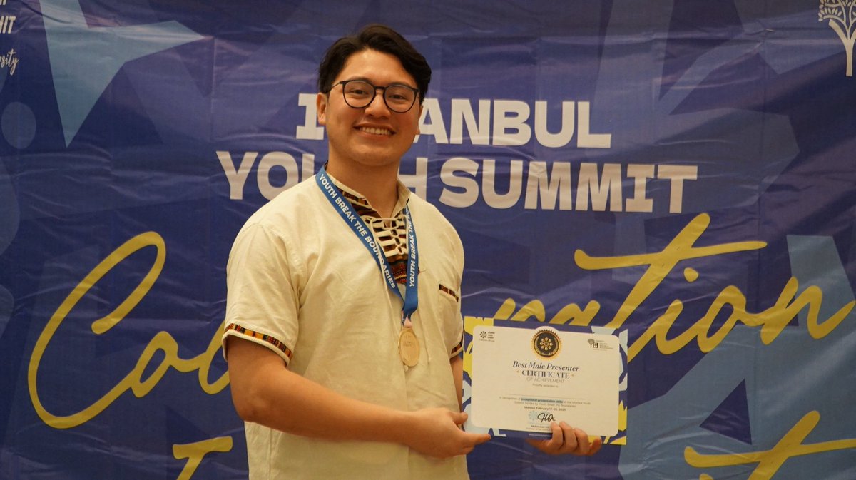 JBU business student Xavi Maldonado won Best Male Presenter at the 2025 Istanbul Youth Summit for his team’s project on sustainable farming in Indonesia. While in Istanbul, he also moderated a panel featuring UN leaders and top university scholars.