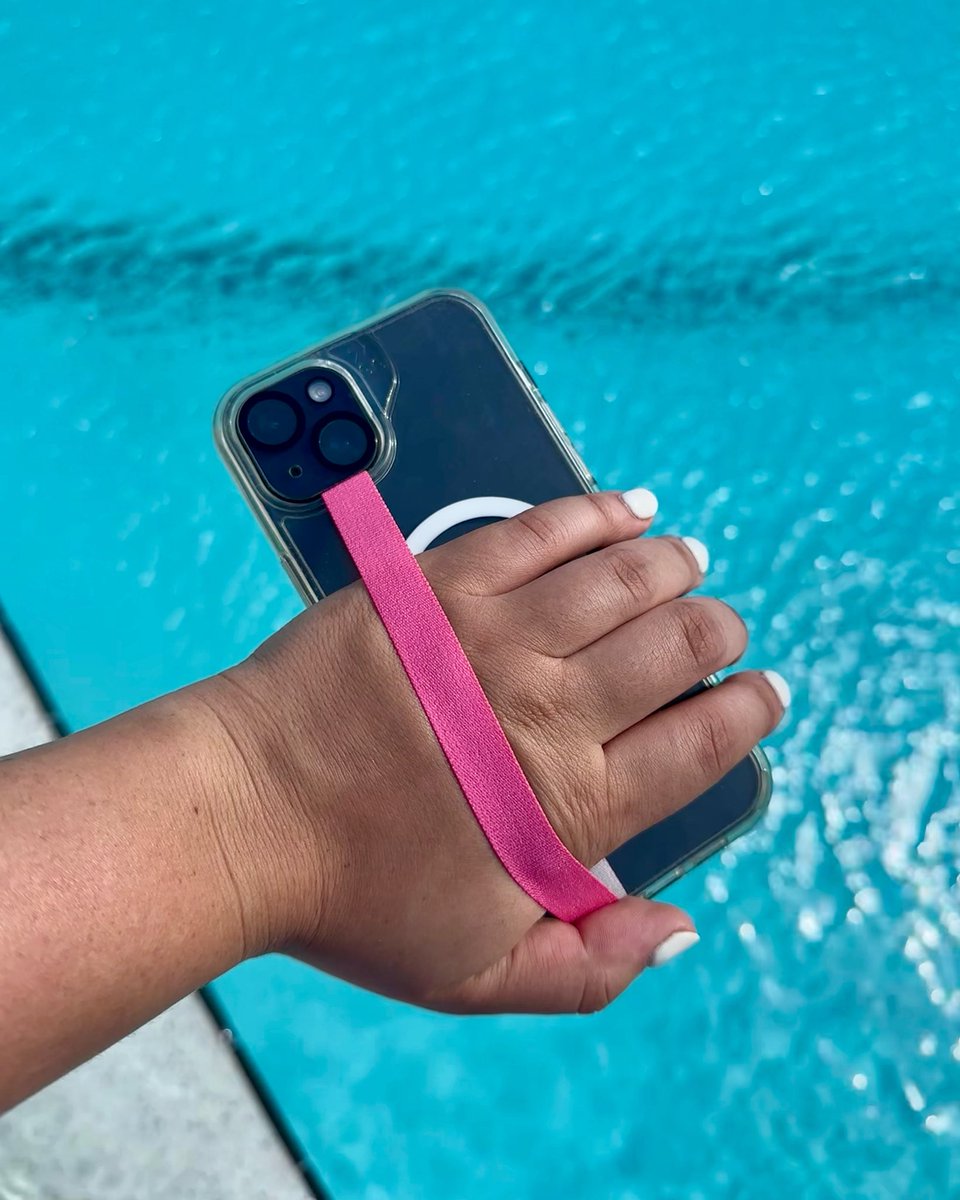 Summer is here 🌞 Strap your phone up to stay safe from any water damage!!! #steadystraps