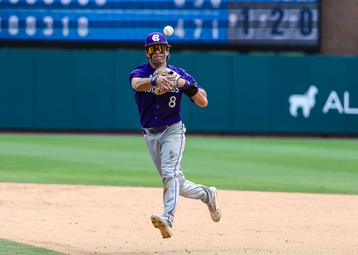 Battled with the Tar Heels this afternoon.

📰 bit.ly/4dGwD0c
📸 bit.ly/4dDKrbE

#GoCrossGo | #NCAABaseball