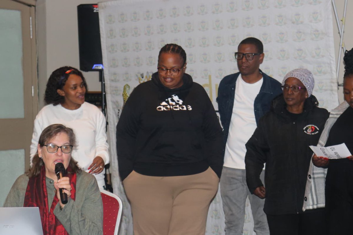DBE_SA's tweet photo. @FPB_ZA @UnescoZA @UNICEF_SA @Google @The_DSD @AYMOnSocials @CommsZA The first group presented a Grade 10 lesson from the ATP on ‘Preventing Online Fraud and Protecting Yourself.’ Their presentation focused on identifying signs of identity theft and strategies for prevention.

#GovZAUpdates #OnlineSafetyZA https://t.co/0YFGGBM3PK