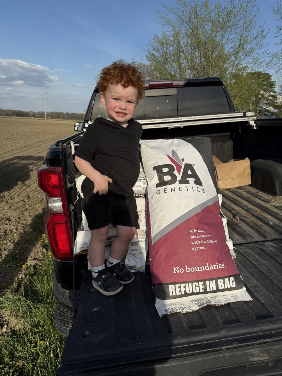 ba_genetics's tweet photo. The next generation helping grandpa finishing up planting. #corn #agriculture #plant2025 #plant25 #aglife https://t.co/Ue6rRCo4wa