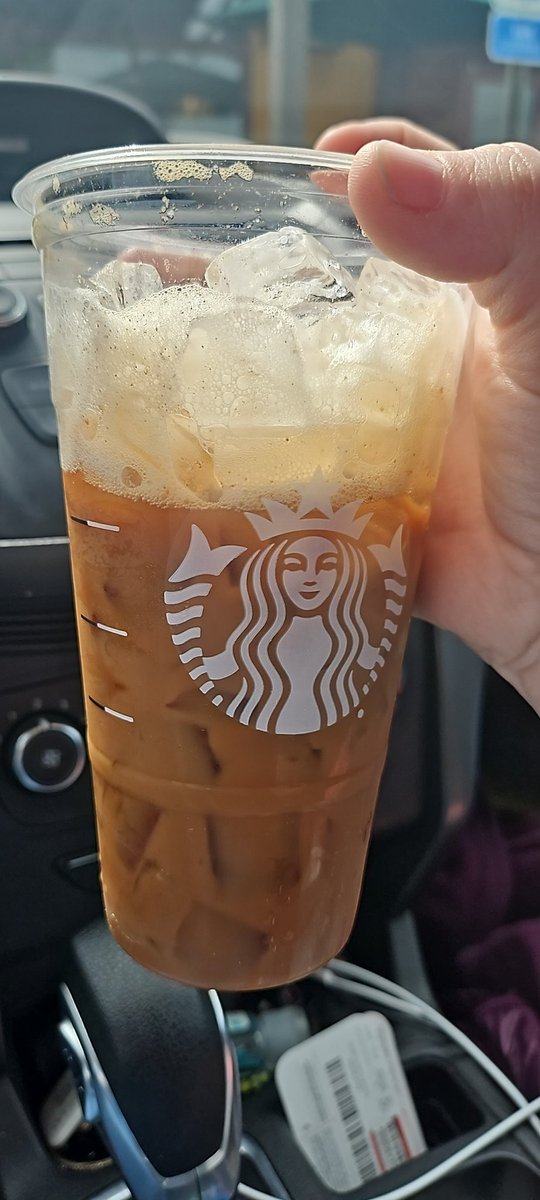 ViolaQueen1614's tweet photo. @Starbucks be so for real right now. This is not a $7 shaken espresso. It's a cup of ice and cinnamon sprinkles. It's not even full  🤨 https://t.co/nLE0hH0Lc1