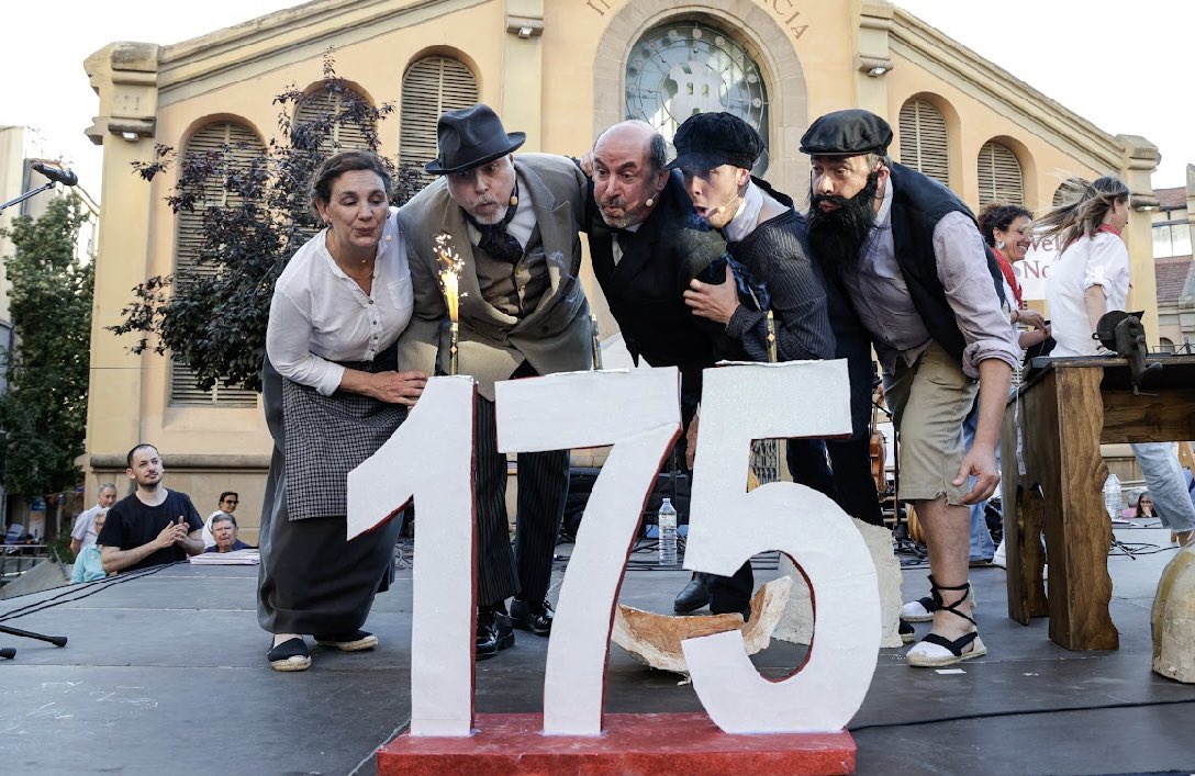 mlluisvall's tweet image. 🎉 Festa grossa amb Qollunaka i Se’n fa una al Raval pels 175 anys dels Gegants Vells !

I estrenen vestits nous 😍