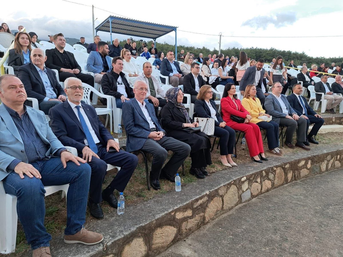 Yassıköy Belediyesi tarafından geleneksel olarak düzenlenen Kiraz Festivali'ne katıldık. Bu yıl  
23'üncüsü düzenlenen Kiraz Festivali'nin ilk gününde, festivale DEB Partisi'ni temsilen Gençlik Kolu Başkanı Burak Adil katıldı. Festivalin düzenlenmesinde başta Yassıköy belediyesi