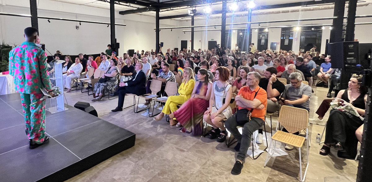 🏁 La gala llega a su fin. Gracias a todas las personas premiadas por ser referentes, por estar, por no rendirse.
#PremiosTriángulo2025