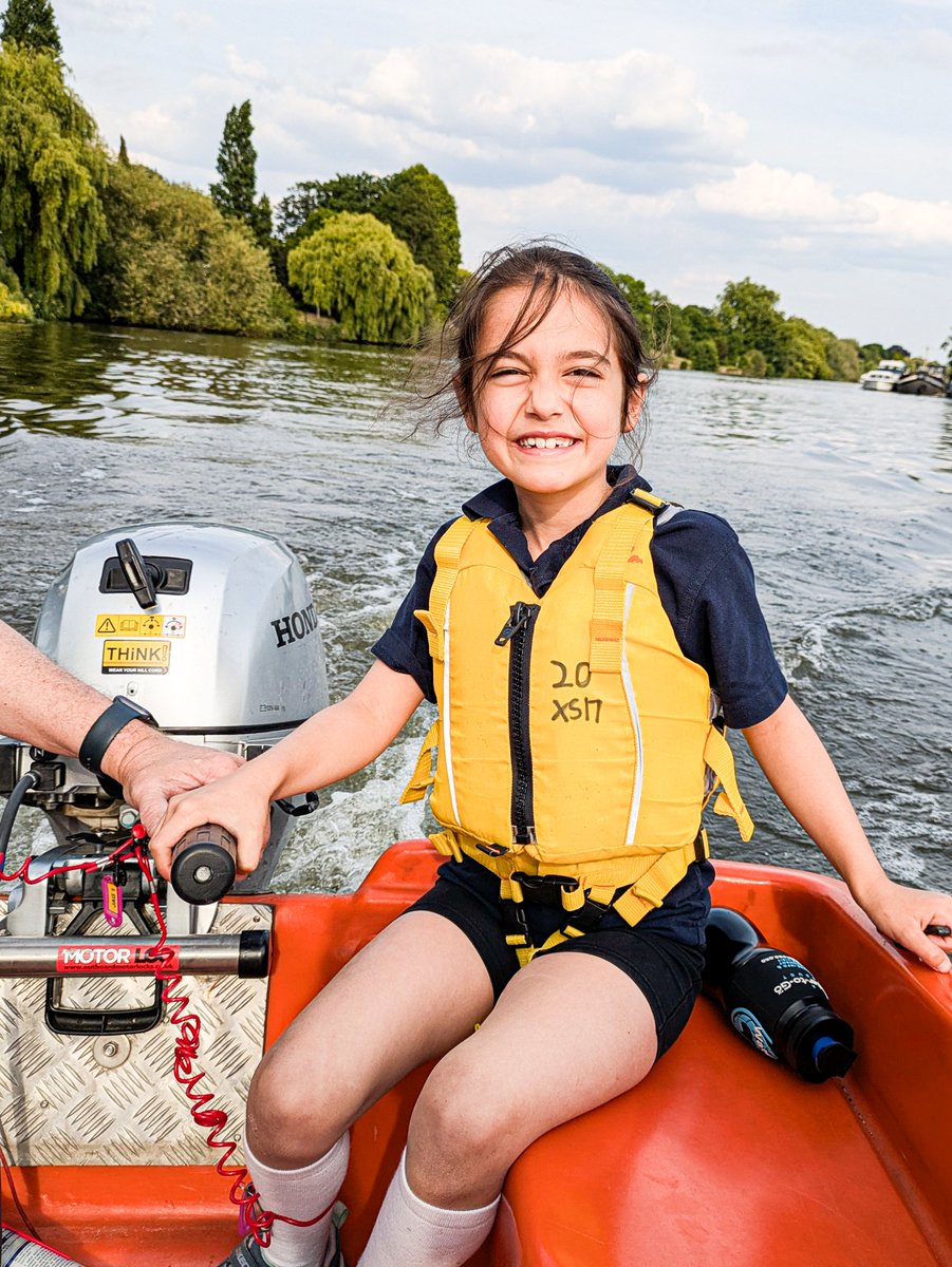 Beavers on the boats! The Tuesday Beavers had a fantastic evening afloat on our powerboats.🚤