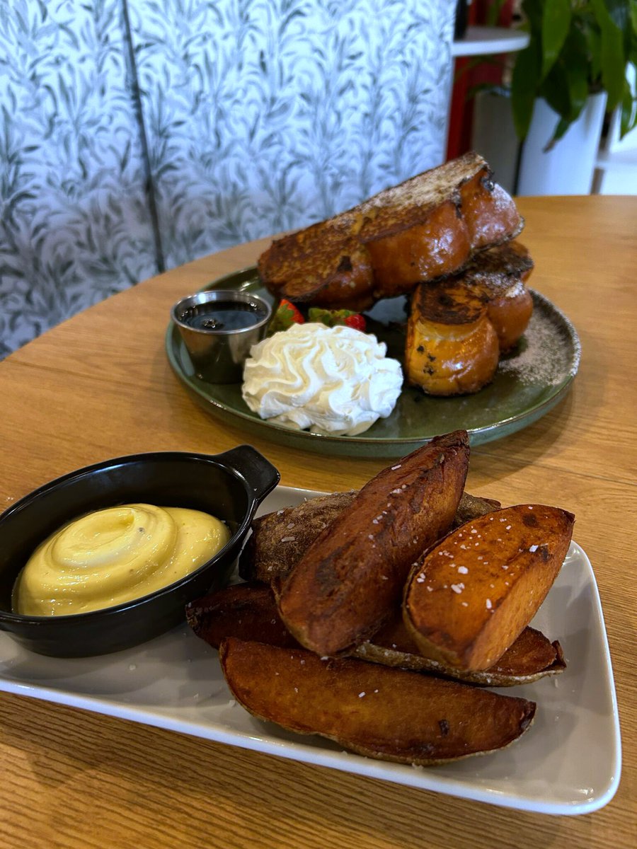 ✨ New brunch spot alert! Starting this weekend, The Wine Feed Durham is rolling out a weekend brunch that’s actually worth waking up for. From 11:30 a.m. to 2 p.m. Saturdays and Sundays, expect bold flavors, thoughtful dishes. 🍽️ midtownmag.com/durhams-wine-f…