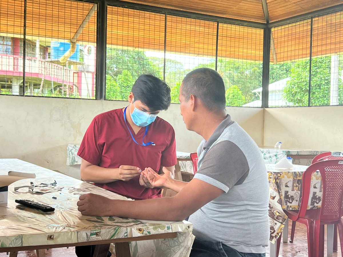📍 #Aguarico | Personal del Ministerio de Salud Pública realizó tamizajes de malaria, #VIH y sífilis a la población de la comunidad Kawimeno, reafirmando su compromiso con la prevención, la detección oportuna y el bienestar integral de la población.
#ElNuevoEcuador