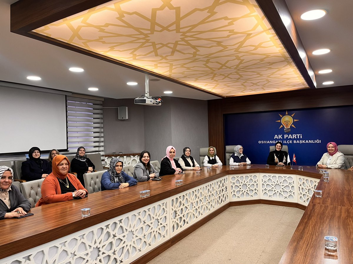 Haftalık olağan yönetim kurulu toplantımızı İlçe Kadın Kolları Başkanımız Seda Dursun’un başkanlığında, değerli yönetim kurulu üyelerimizin katılımlarıyla gerçekleştirdik.
Toplantımızın birliğimize, çalışmalarımıza ve davamıza hayırlı sonuçlar getirmesini diliyoruz.

#Akkadın