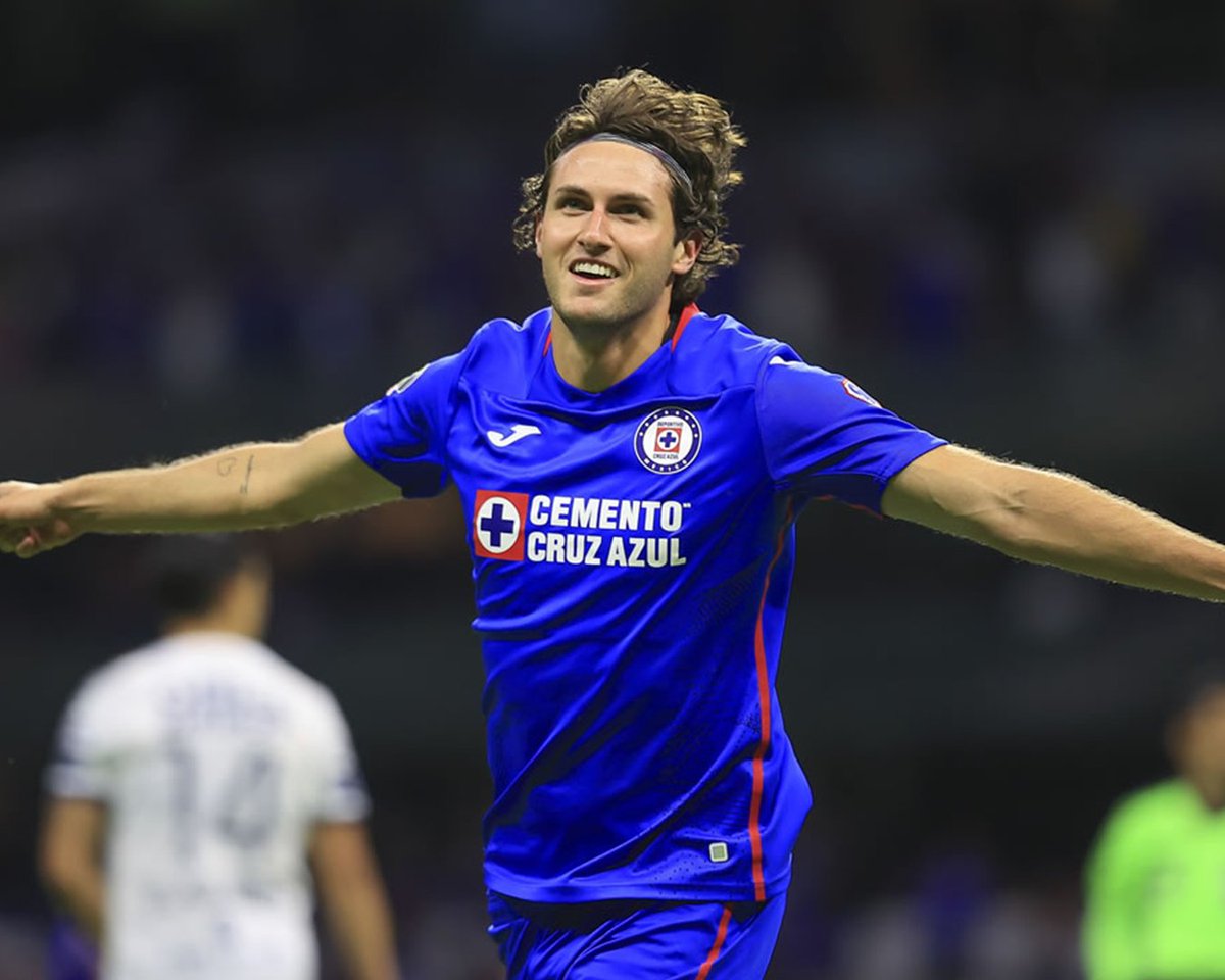 Santgimenez_'s tweet photo. Hay días que no se olvidan! Hoy se cumplen 4 años de uno de esos grandes días. 🚂💙 Siempre en mi corazón! #9na https://t.co/UUil6FqKzH