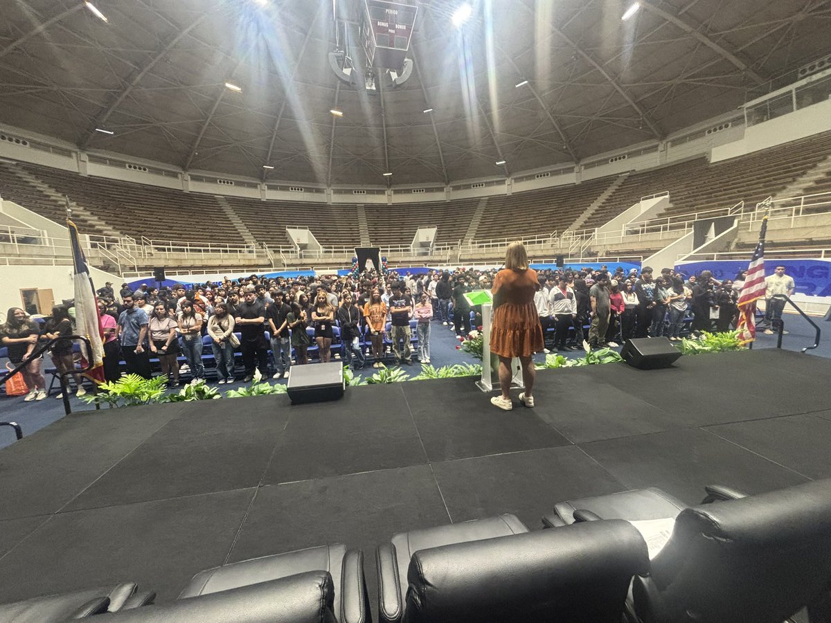 Only one thing left! Great job today, Longhorns!!🎓🎓🧡🧡