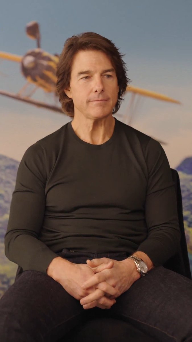 trygraptor's tweet image. my demeanor before and after someone says they want to talk about movies