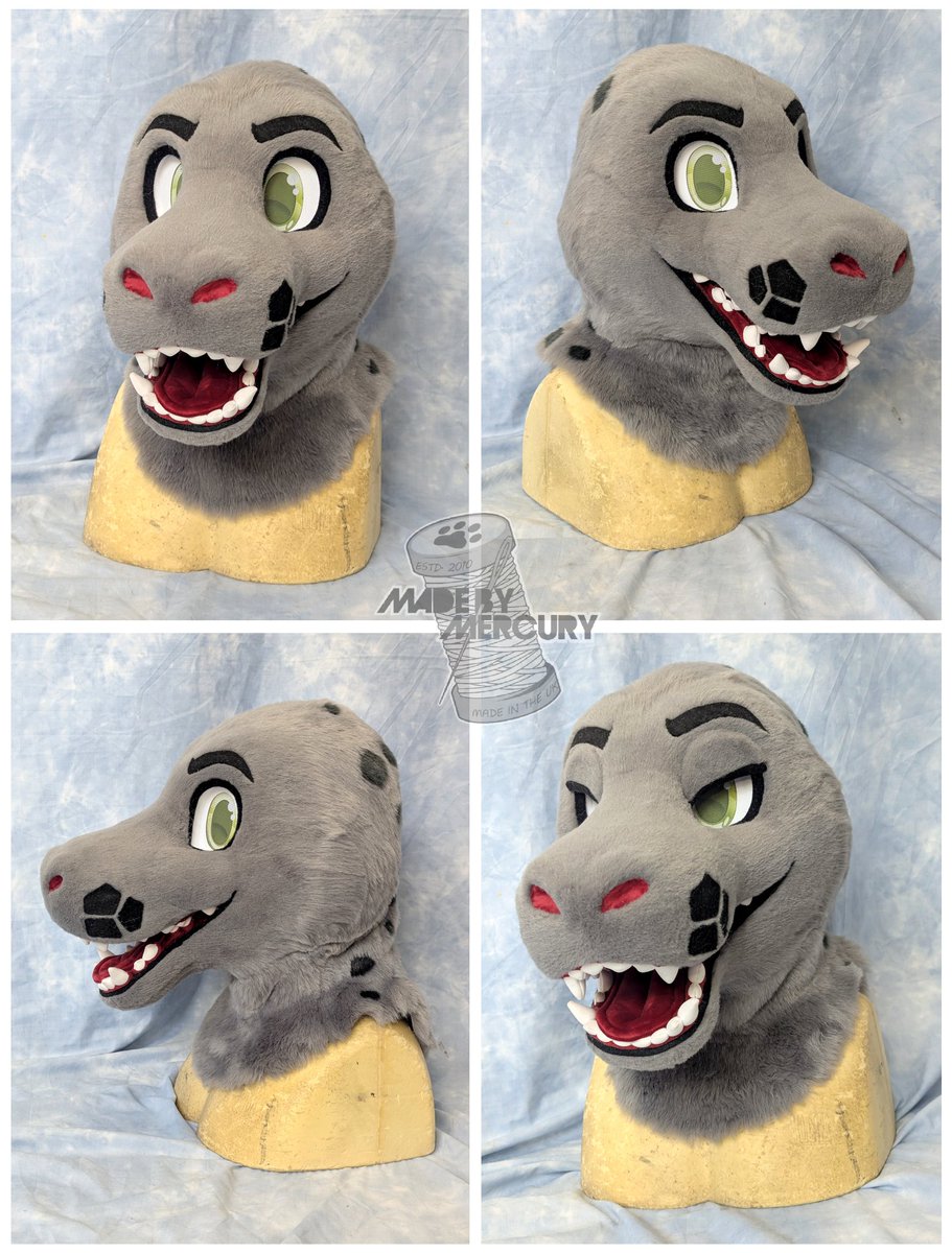 Ryder the leopard seal for #FursuitFriday! Seals are my all time favourite animals and it was so much fun to finally make one for such a lovely client ;3;