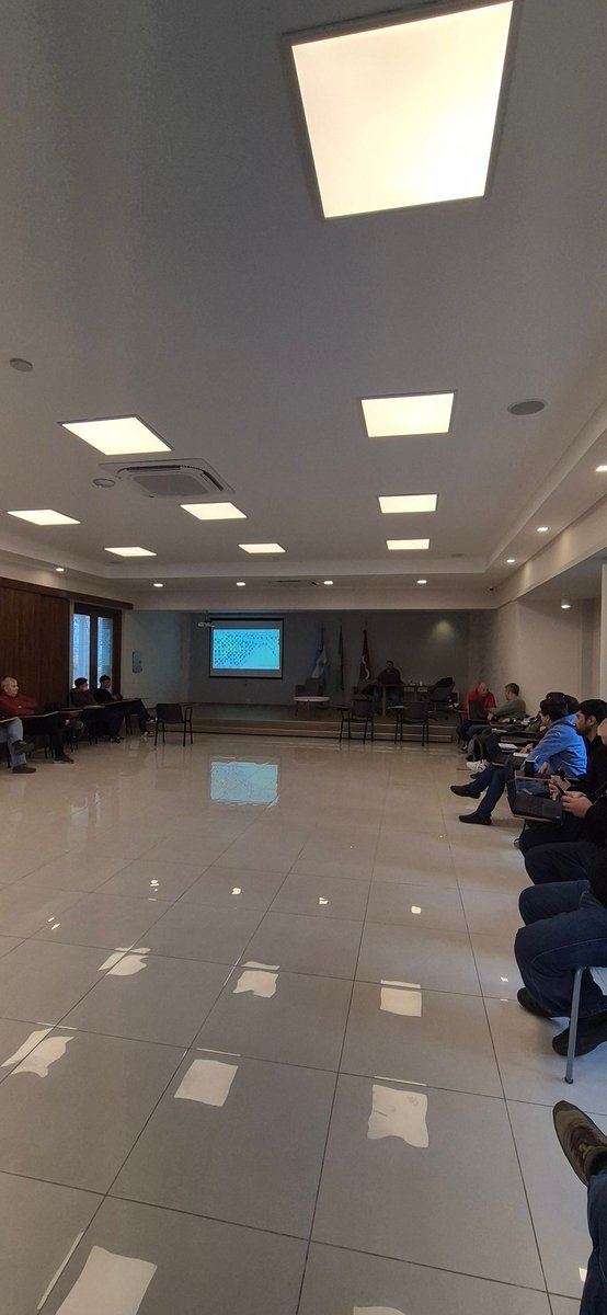 Coopenetinfo's tweet photo. Ultimo día de la #JornadaCoopenet en Azul, la Cooperativa de Gral. Viamonte nos muestra la implementación de Lambda Solution de la mano de Willy Schiavone. https://t.co/YtUKBR80rM