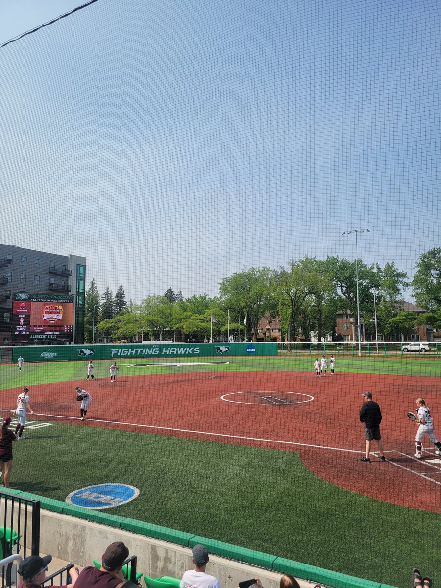 This will be a good one 🥎

WDA champs Minot High taking on back-to-back defending state champions Dickinson.

The two sides last met exactly one week ago at the region tournament, and the Majettes won 2-0.

For this meeting, there's a state title berth on the line!
