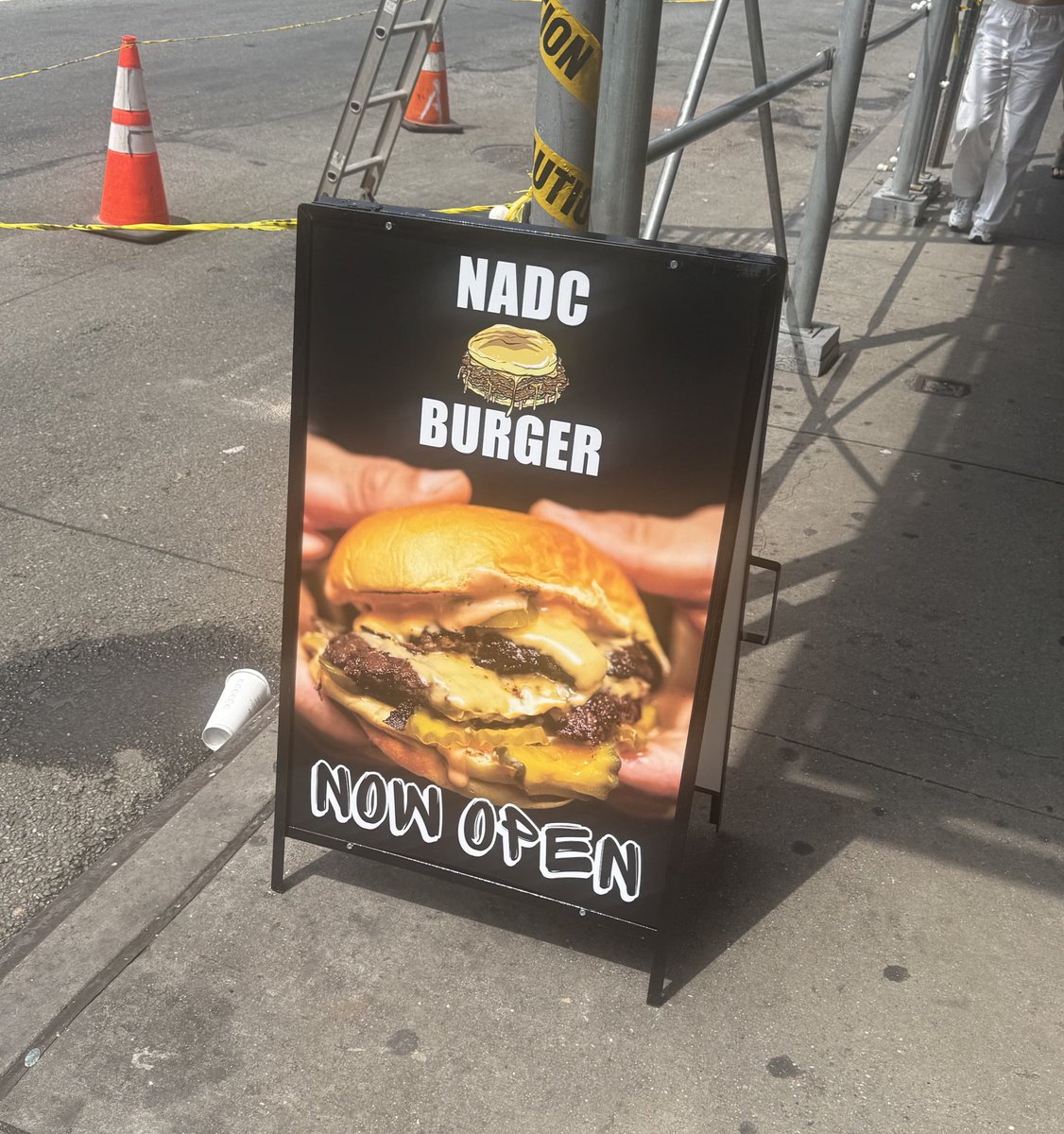 I’m sure this one is ACTUALLY the “bEsT sMaSHbUrgER iN nYc”