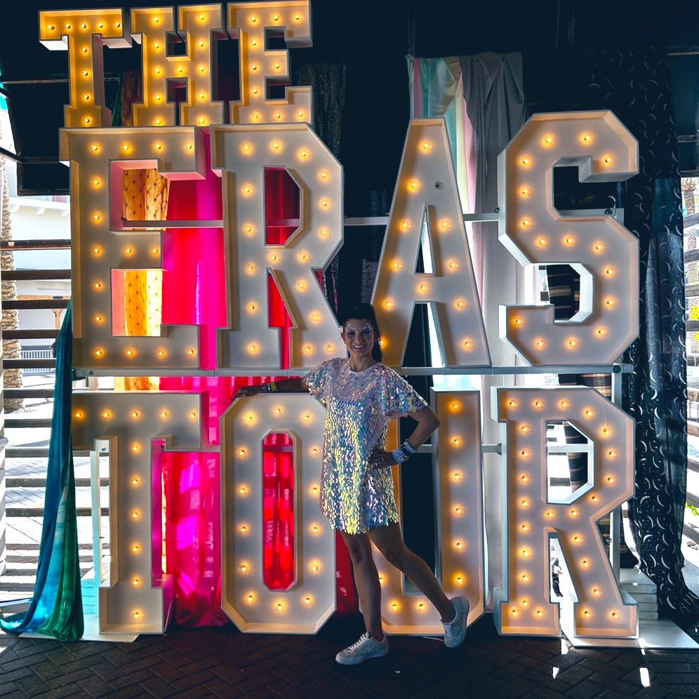 LinzLovesTaylor's tweet photo. proud to be one of the reasons why taylor was able to buy her masters back 🥹🫶🏼 #TSTheErasTour 
@taylorswift13
@taylornation13 https://t.co/BbM4C5Uafc