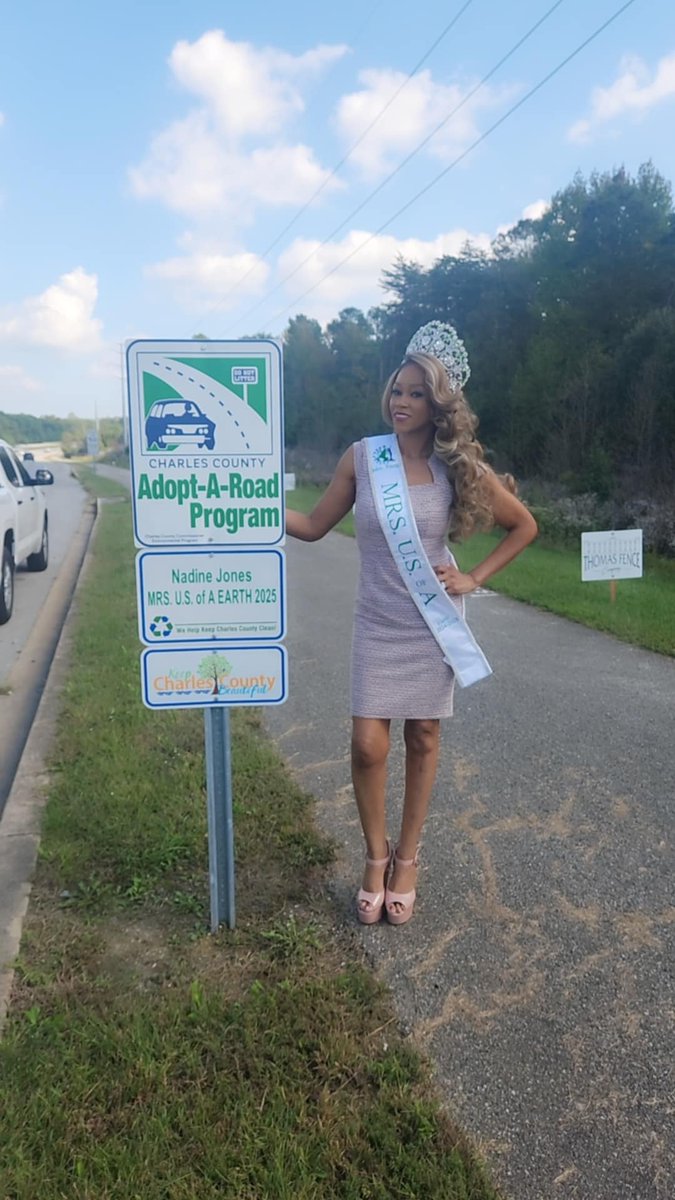 May Volunteer of the Month: Nadine Jones 🌟
Meet Nadine Jones — a UMGC Legal Studies student and Mrs. USofA Earth 2025. With over 10,000 volunteer hours, she passionately advocates for autism awareness, inspired by her son. We're proud to honor her! 🤗