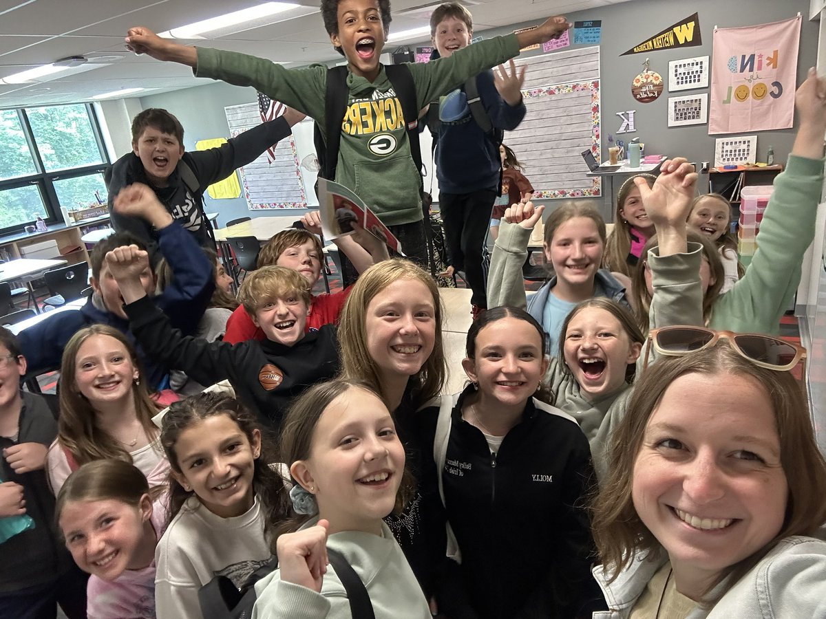 Happy Summer! I’ll miss this group, but can’t wait to see what they do at OQ! ❤️🖤 #sd113a #centralcards