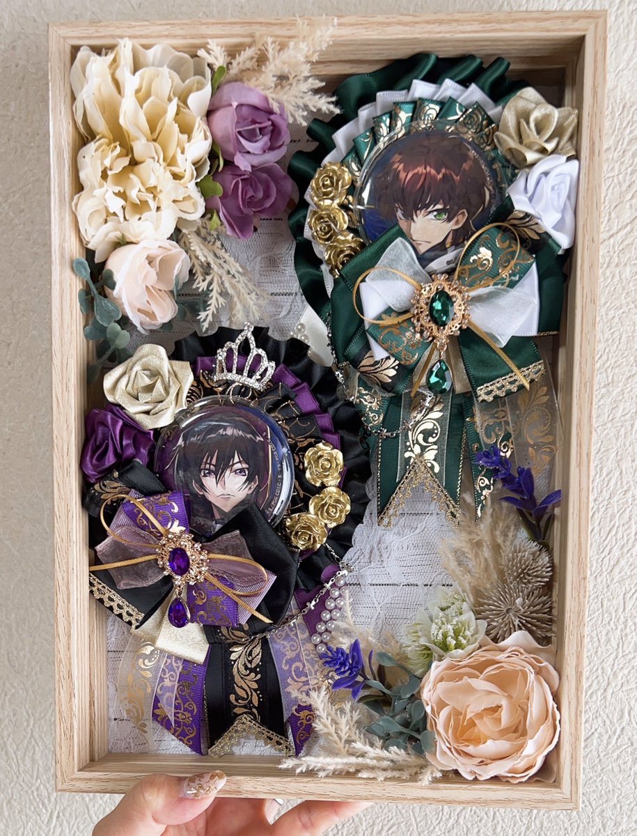 chika0703_'s tweet image. スザクとルルーシュロゼット💕
完成( ᐛ👐)✨しましたーーー!!!!
ロゼット作るだけのはずがケースまで作る事になったけど😂w推しだからしょうがない( ´ࠔ`* )