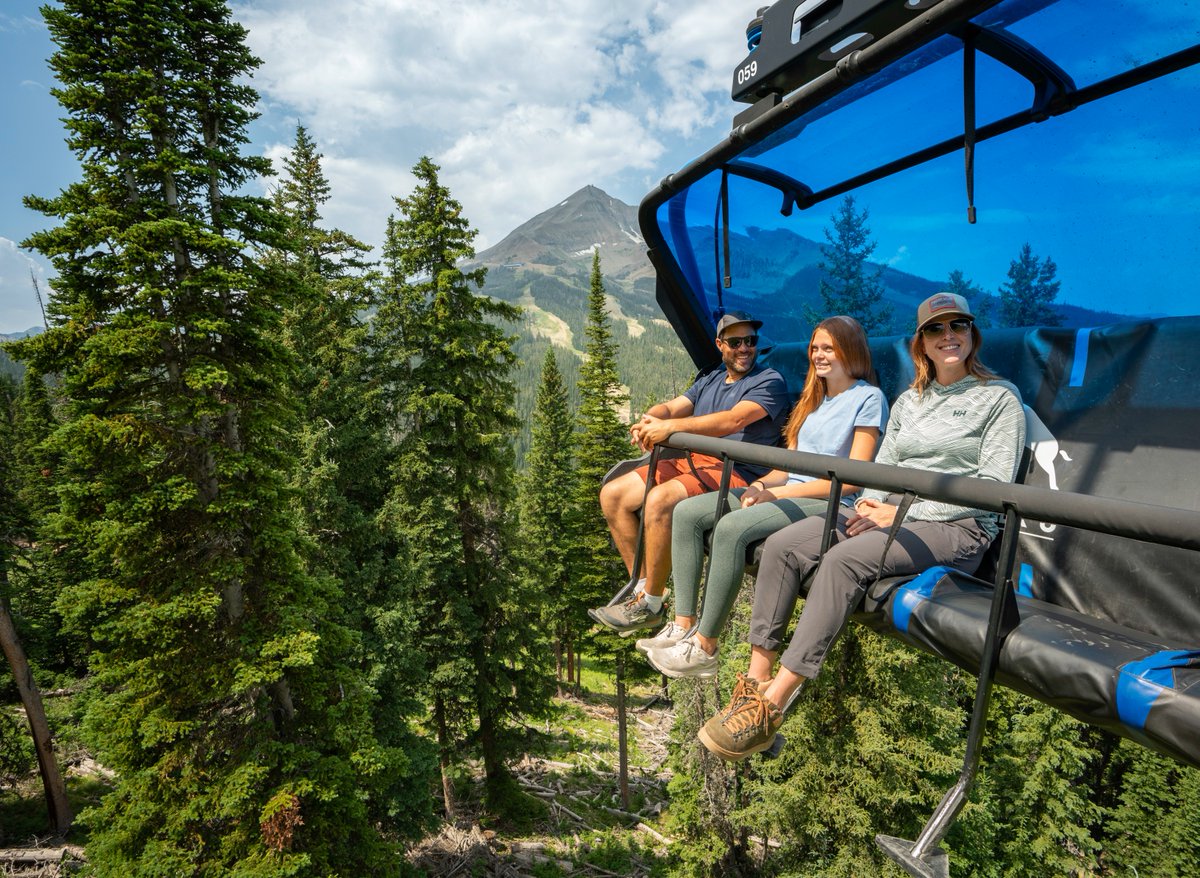 This could be you and your fam if you book your stay by June 20 🤨 

Your summer story begins with smart planning! Right now, you can get up to 25% off of lodging and 30% off of vacation rentals. Book now &amp; save: bit.ly/43r01E2

📸 Charles Stemen