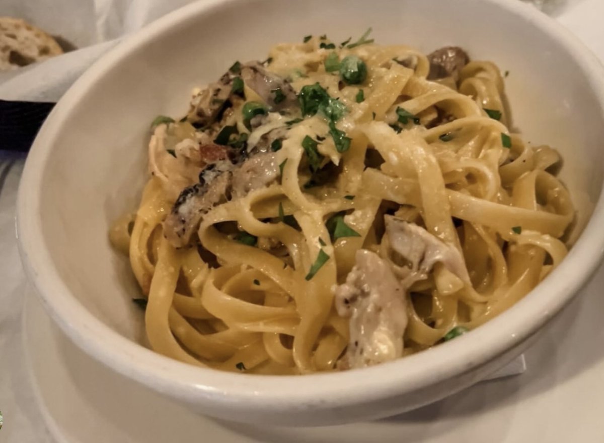 Enjoy a cozy night in and savor the flavors AND the savings for only $3.99 delivery! 🚘 linktr.ee/cheffeker