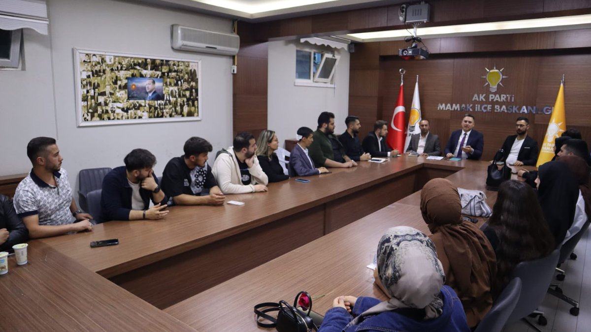 Cumhurbaşkanımız Sayın Recep Tayyip Erdoğan’ın izinde, kutlu davamızın şuuruyla yeni yönetimimizle ilk toplantımızı gerçekleştirdik.

Birlik ve beraberlikle, durmadan çalışacak; Mamak’ta gençliğin sesi olacağız! 🇹🇷💡

<a href="/RTErdogan/">Recep Tayyip Erdoğan</a>