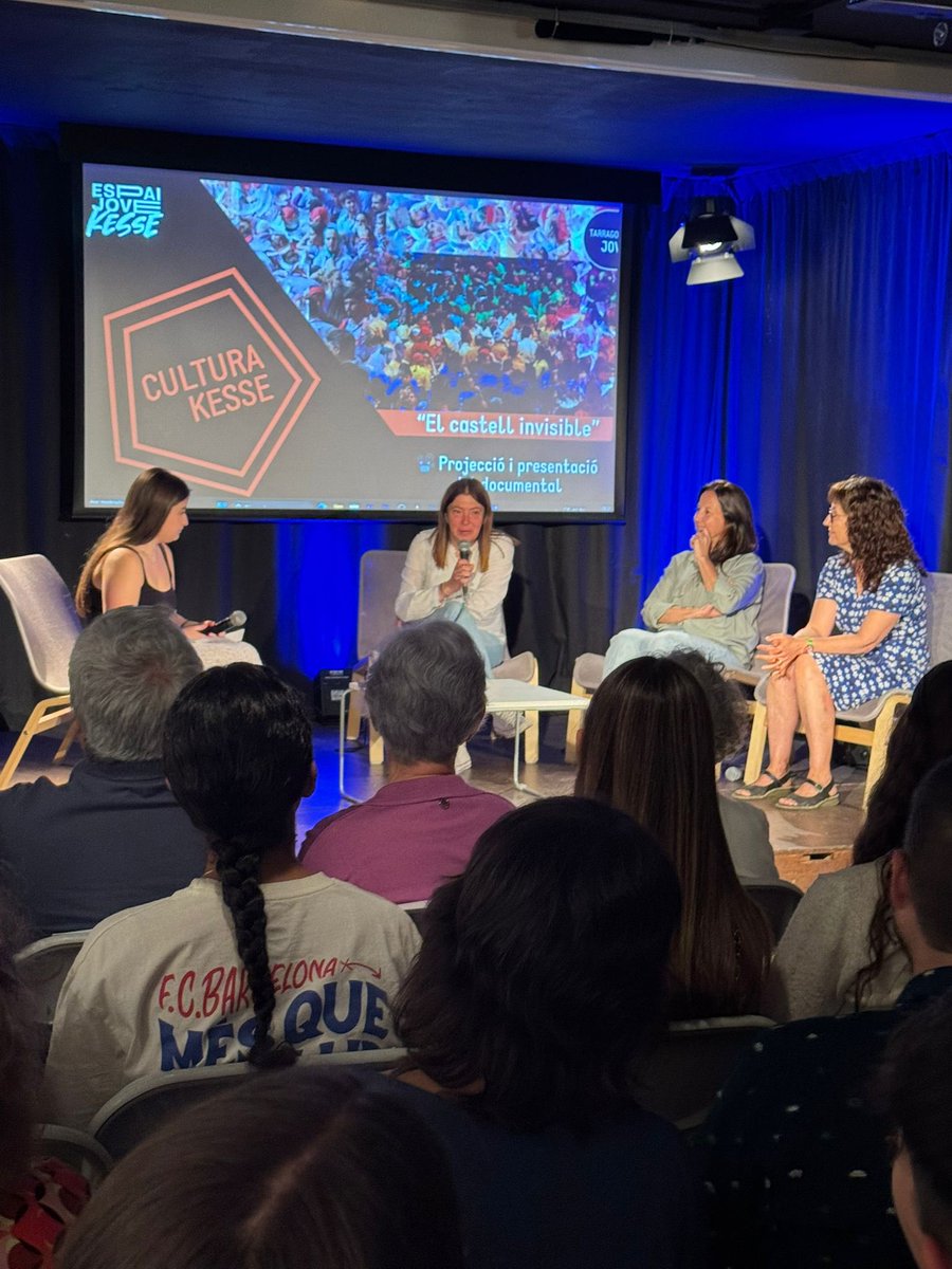 Ester Roca (@esterrd) on Twitter photo Avui la Júlia Orellana ha presentat, davant un públic exigent, el seu treball de final de batxillerat dedicat al <a href="/concurscastells/">Concurs de Castells</a> des d’una perspectiva a la que no estem acostumats a veure. Enhorabona!
Por em fas d’aquí uns anys!!! Avui la Júlia Orellana ha presentat, davant un públic exigent, el seu treball de final de batxillerat dedicat al <a href="/concurscastells/">Concurs de Castells</a> des d’una perspectiva a la que no estem acostumats a veure. Enhorabona!
Por em fas d’aquí uns anys!!!
