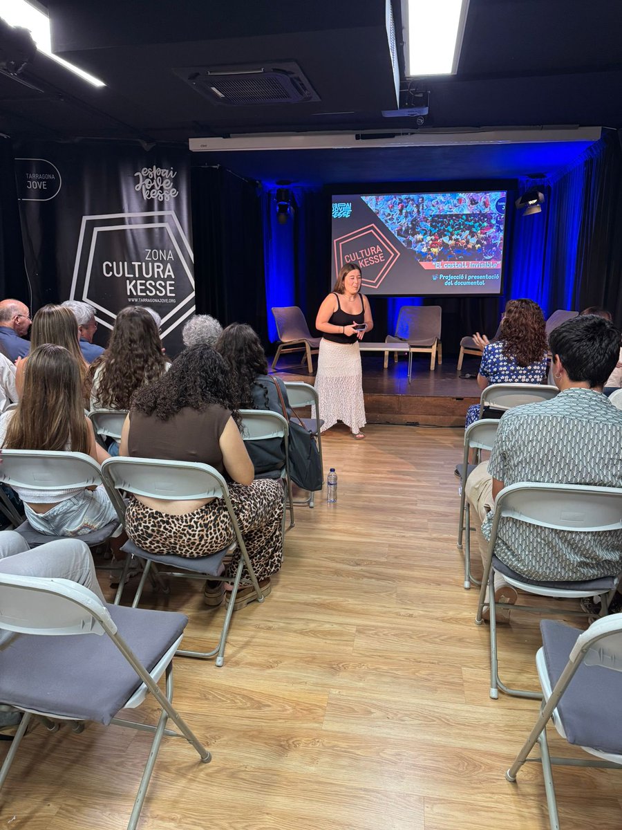 esterrd's tweet image. Avui la Júlia Orellana ha presentat, davant un públic exigent, el seu treball de final de batxillerat dedicat al @concurscastells des d’una perspectiva a la que no estem acostumats a veure. Enhorabona!
Por em fas d’aquí uns anys!!!