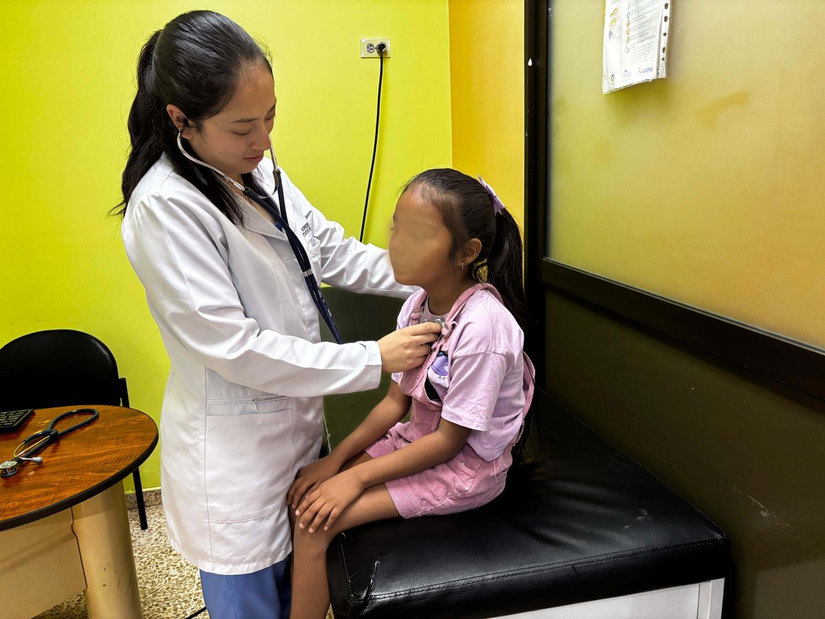 #IESSteInforma | El Hospital General Milagro reafirmamos nuestro compromiso con la niñez. Entre enero de 2024 y abril de 2025, hemos brindado:

👩‍⚕️ 29679 consultas externas
🚨 46313 atenciones en Emergencia
🏥 1839 hospitalizaciones
🔪 435 cirugías pediátricas

🌟 ¡Por una