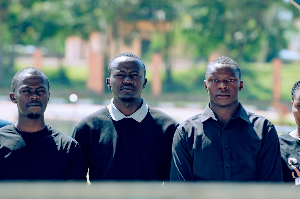 da_nyagatare's tweet photo. Uyu munsi urubyiruko rw'Intore mu ikoranabuhanga bari ku mwe n'umuyobozi w'akarere wungirije ushinzwe imibereho myiza @murekajul , Umuyobozi w'intore mu ikoranabuhanga muri @RwandaEast ndetse n'uhagarariye IBUKA bibutse ku nshuro ya 31 Jenoside yakorewe Abatutsi muri mata 1994 https://t.co/9VkPagtoSj