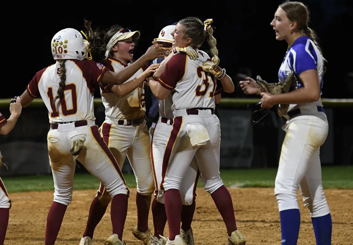 Couldn’t be prouder of this team!! 2025 FCIAC champions! After a great 14 inning game against Darien, we were able to walk it off! Such an amazing effort by these girls, but we aren’t done yet. Onto states 🔜🔜. #bettereveryday #fciacchamps