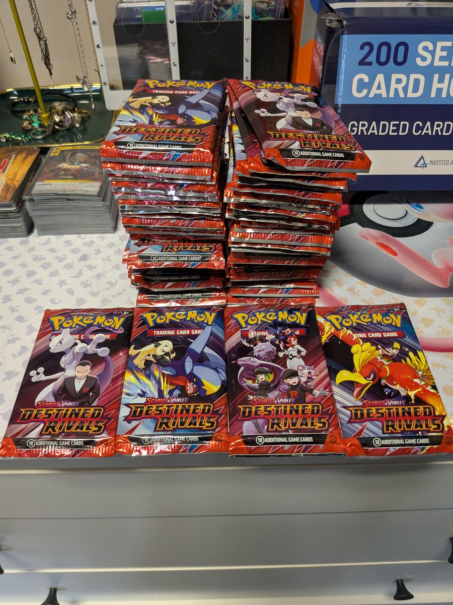 prof_reckless's tweet image. Happy Destined Rivals release day! May your pulls be nonstop 🎲🙏🏼 #Pokemon #DestinedRivals