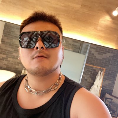 #NewProfilePic (新個人資料照片)