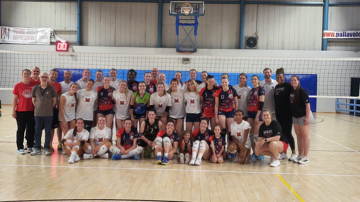 First game in the books! Thank you Don Felice Colleoni for hosting us! More to come🏐🇮🇹

#RiseUpRedHawks #foreigntrip #italy #ncaavolleyball