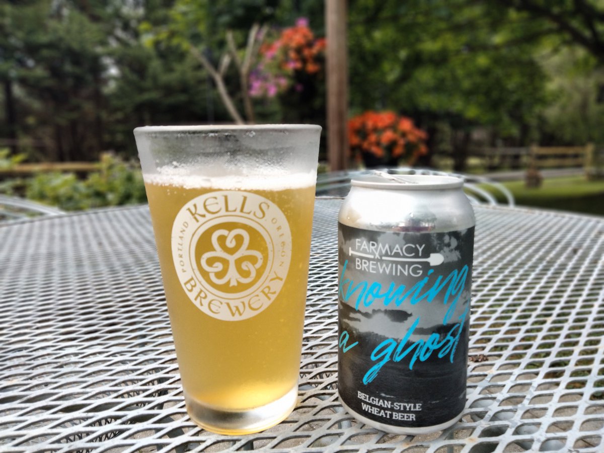 chilesyucatan's tweet image. #FarmacyBrewing
#KnowingaGhost
#BelgianStyle #WheatBeer
#Maryland #CraftBeer 4.8% abv. #TGIF #Cheers all! I love this little brewery 10 minutes from my house surrounded by horses out in the pastures and farmland.