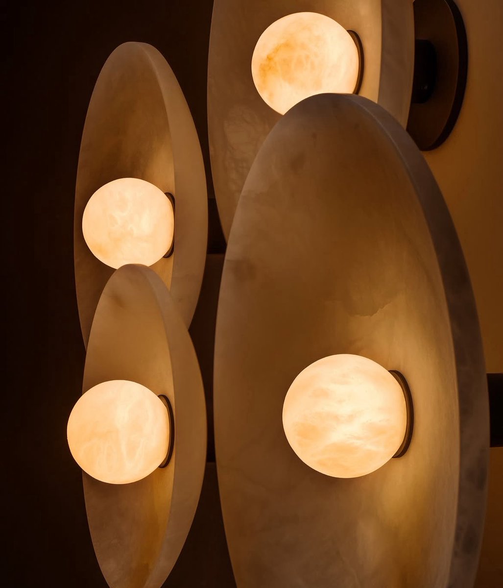 luusssso's tweet photo. We don’t talk enough about wall sconces https://t.co/vrqHrOhUdZ