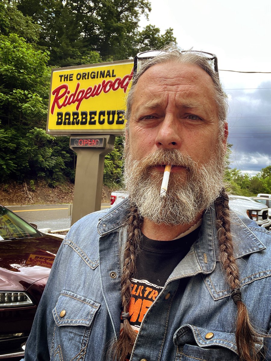 Jeff (@jmcnutty23) on Twitter photo Pickin up the best BBQ in East Tennessee so we can properly represent to <a href="/choptopmoseley/">Bill Moseley</a> 🤟. #MutantFam #BBQ Pickin up the best BBQ in East Tennessee so we can properly represent to <a href="/choptopmoseley/">Bill Moseley</a> 🤟. #MutantFam #BBQ