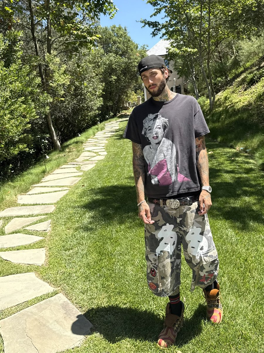 2 BLICKY RICKY tweet media