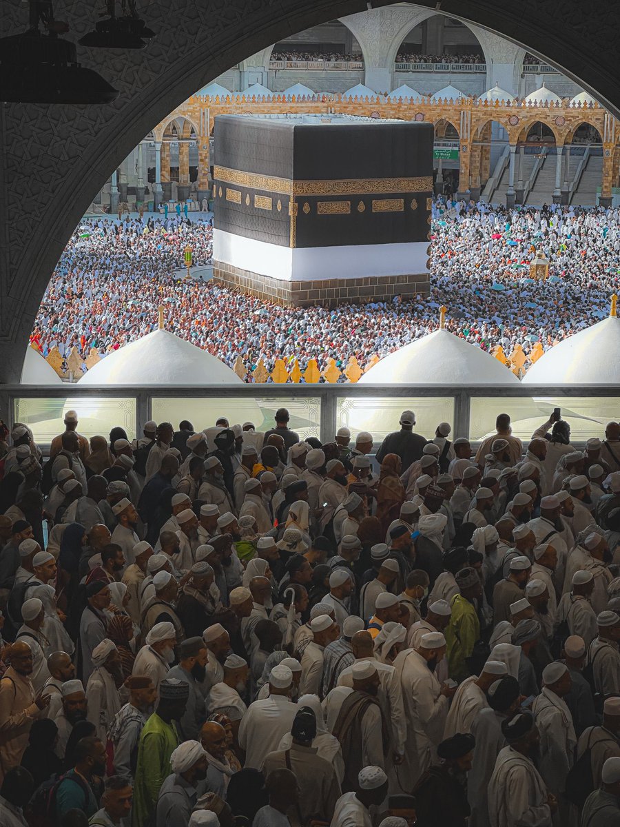 🌹🌺🌺🌼🌼🌺🌺🌹

اللهم لا عاطل الا وظفته 
ولا موظف الا اعنته
ولا طالب الا وفقته 
ولا متعثر الا نجحته 
ولا عازب الا زوجته
ولا مريضاً الا شفيته 
ولا مهموماً الا فرجت همه
ولا ميتا الا رحمته

#العشر_المباركه